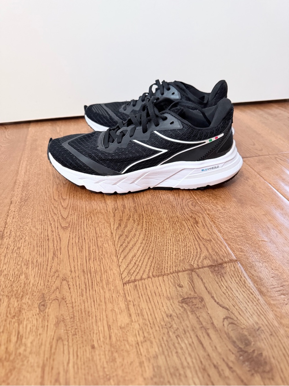 diadora Mythos Blushield Volo 2 Running Women’s 7.5 Sneakers Athletic Shoes